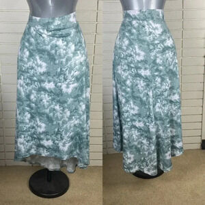 Loose fit midi tie dye teal  white skirt pull on casual elastic waist sz medium